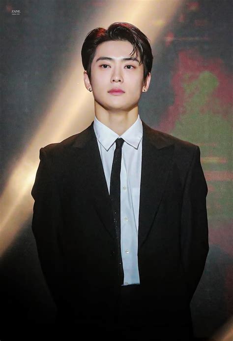 jaehyun suit
